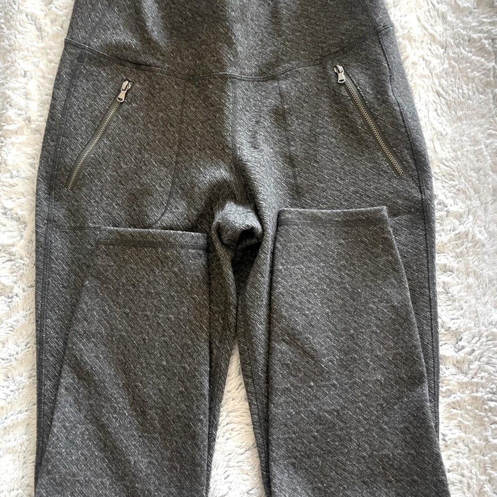 Women’s active leggings